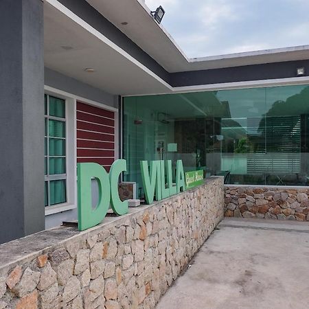 Oyo 90005 Dc Villa Guest House Куала Ромпин Екстериор снимка