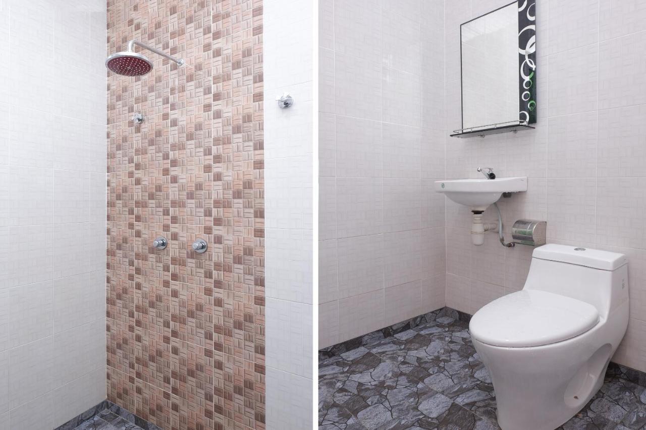 Oyo 90005 Dc Villa Guest House Куала Ромпин Екстериор снимка