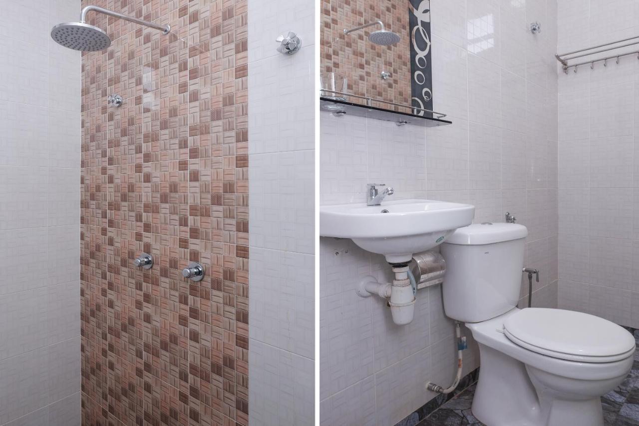 Oyo 90005 Dc Villa Guest House Куала Ромпин Екстериор снимка